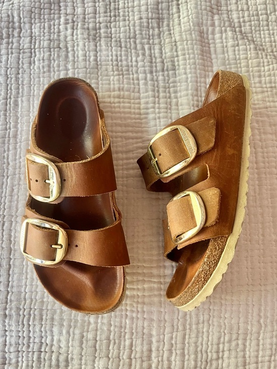 Birkenstock Shoes - Birkenstock Tan Brown Large Gold Buckle Arizona Leather Sandals 37